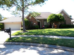 58 Jalapeno Ct, Lake Jackson, TX 77566