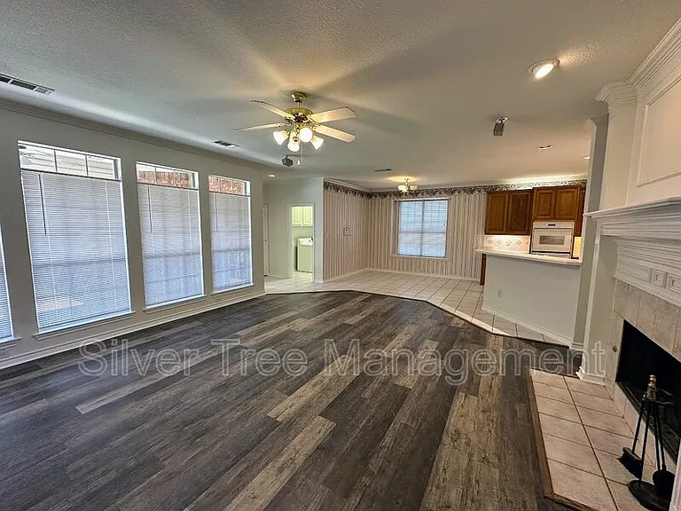 3200 Blenheim Ct — Photo 11