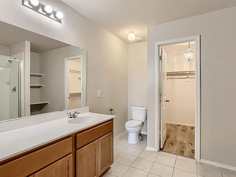 503 Hawthorn Dr — Photo 13