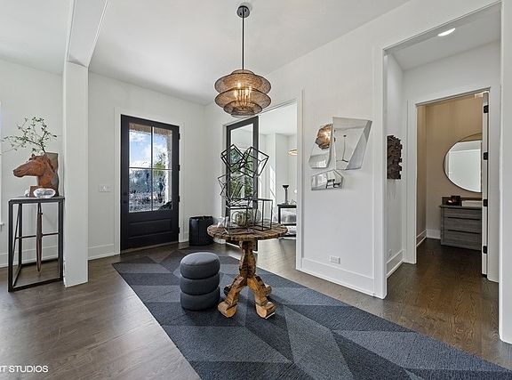 5th image of 251 Oaklawn Ave