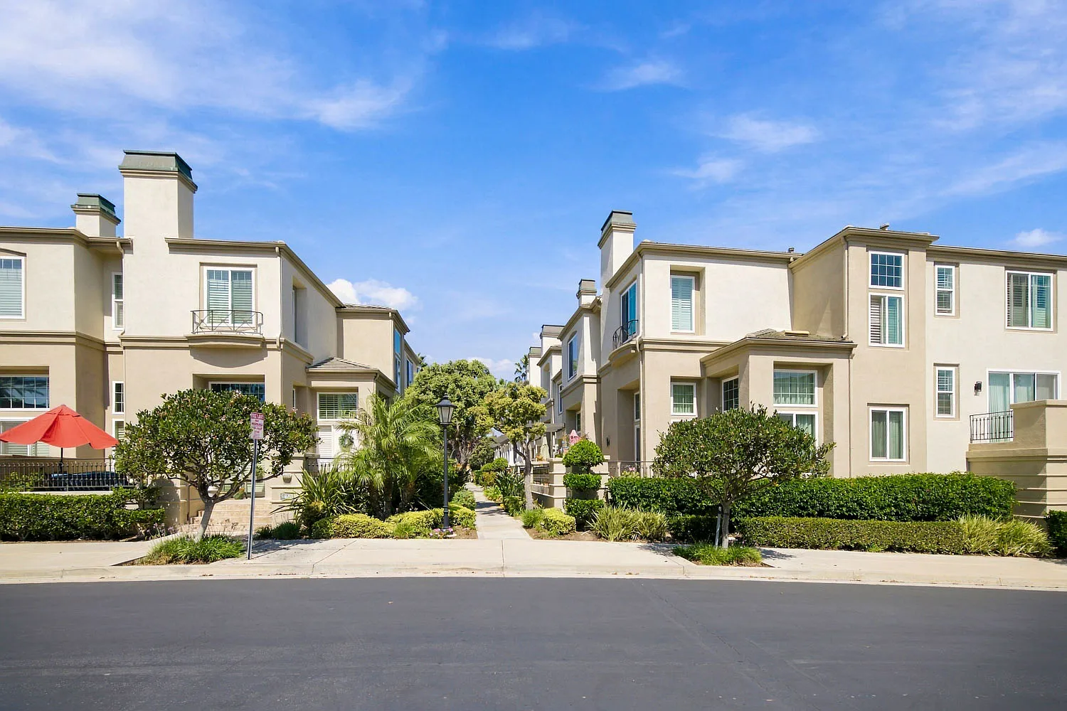 2 bed, 2.5 bath, 2030 sqft, $6,500 — Photo 1