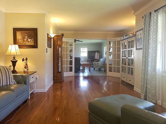 3rd image of 448 Lynnwood Dr