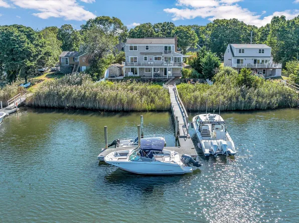 231 Edgewater Drive W, East Falmouth, MA 02536