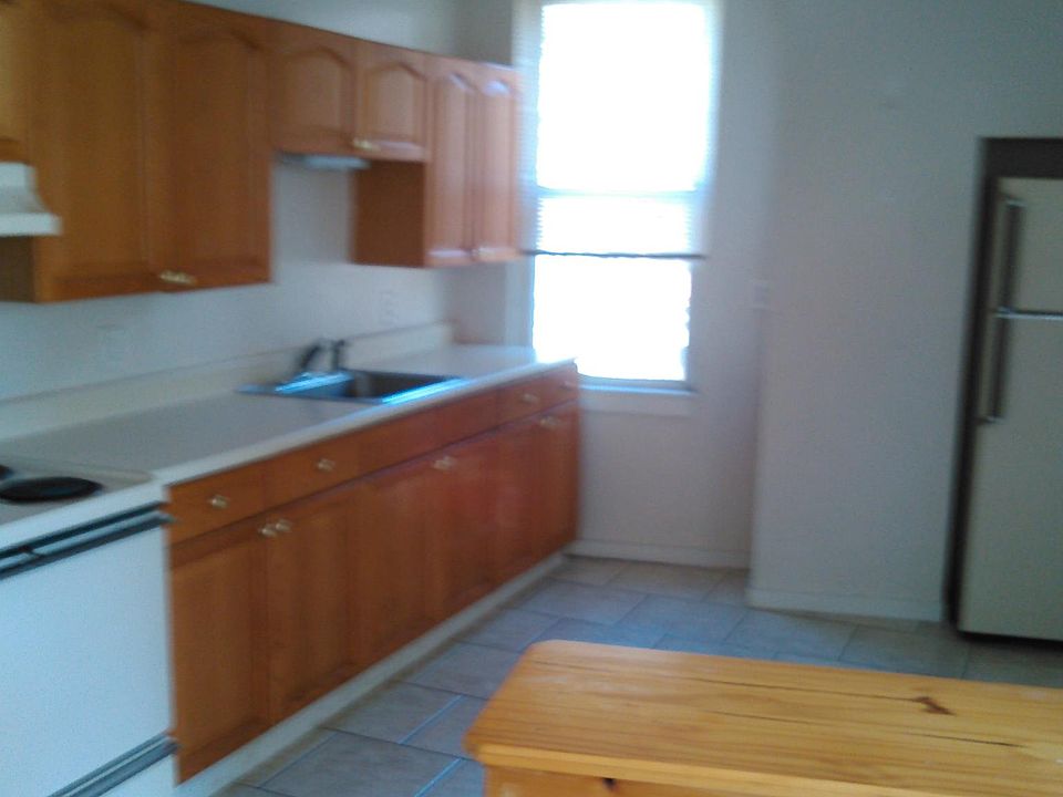 2nd image of 100 Cherry St