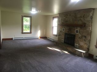 8 Locust St, Pine Grove, PA 17963