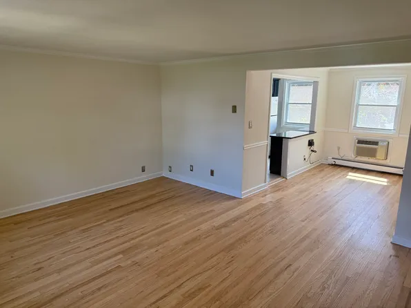 76 Manor Dr, Red Bank, NJ 07701