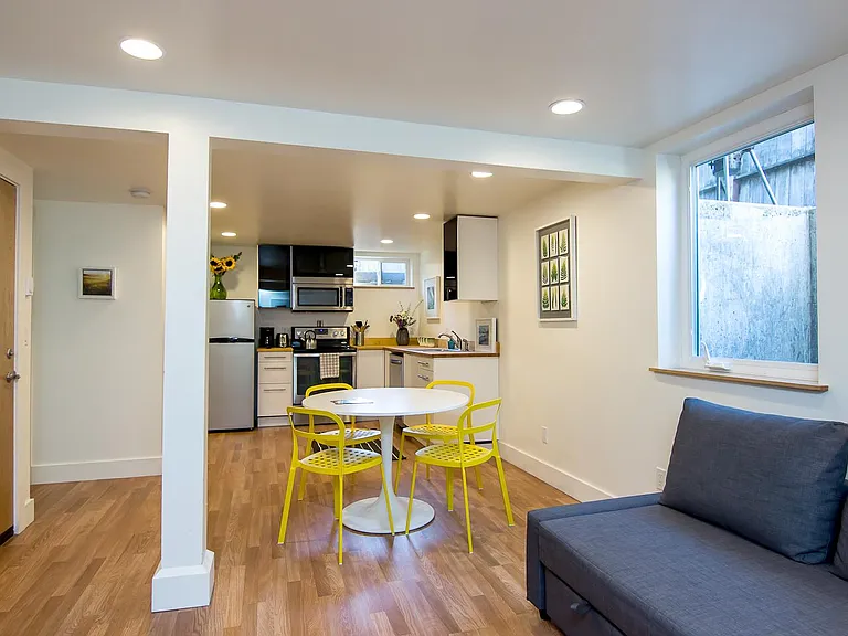 2628 NE Ainsworth St #B — Photo 7
