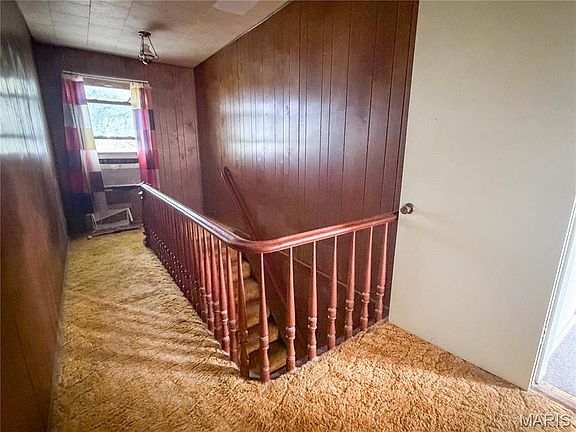 2nd image of 115 Rose Ln
