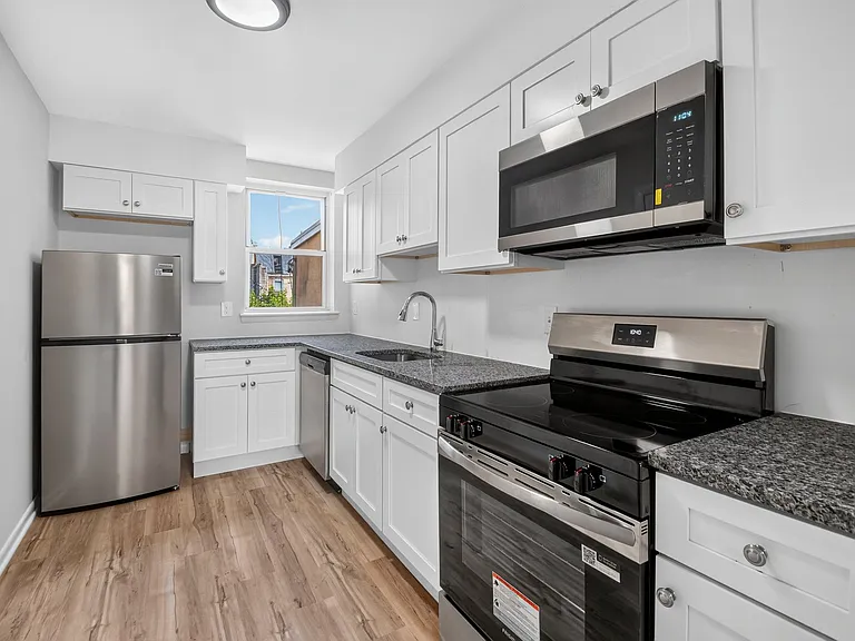 904 Newington Ave #B — Photo 13