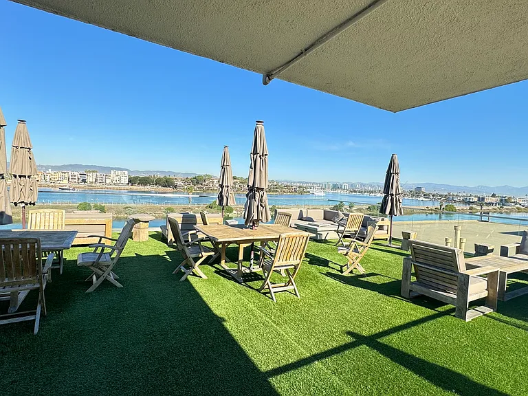 Laguna del Rey Apartments — Photo 2