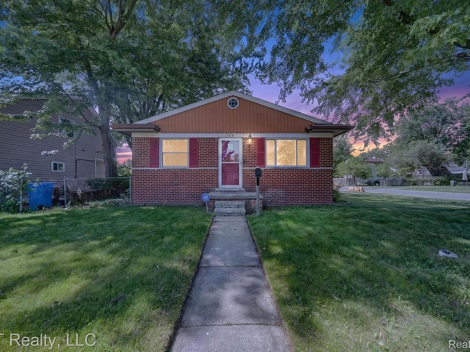1st image of 806 E Barrett Ave