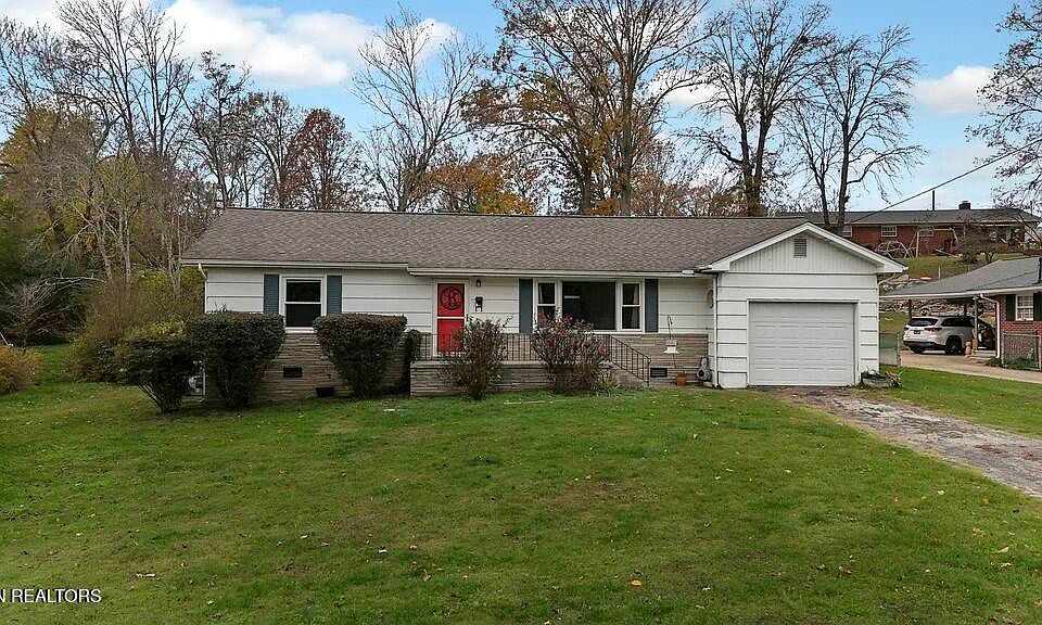 1st image of 411 Greenwood Dr