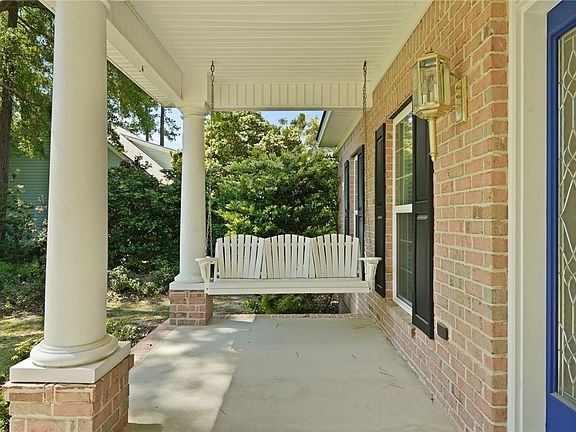 3rd image of 1629 Eagle Neck Dr NE