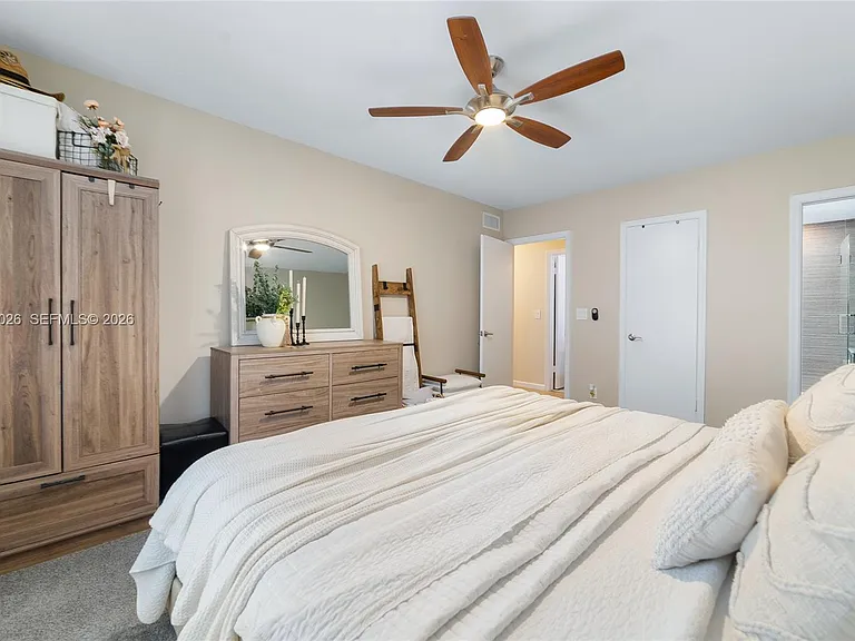 2201 NE 66th St #1323 — Photo 30
