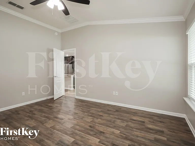 104 Glenlivet Way — Photo 9