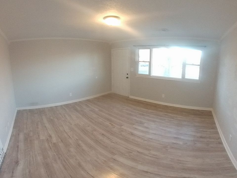 Living Room / Front Door