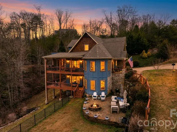 334 Willow Top Ln, Lake Lure, NC 28746