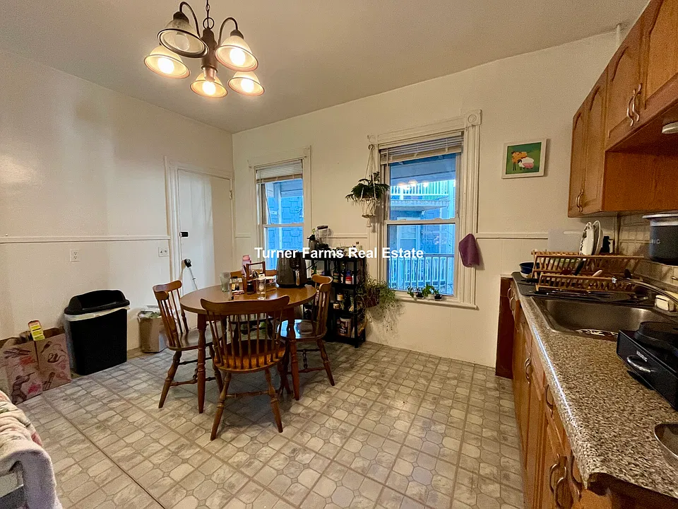 78 Hillside St #4