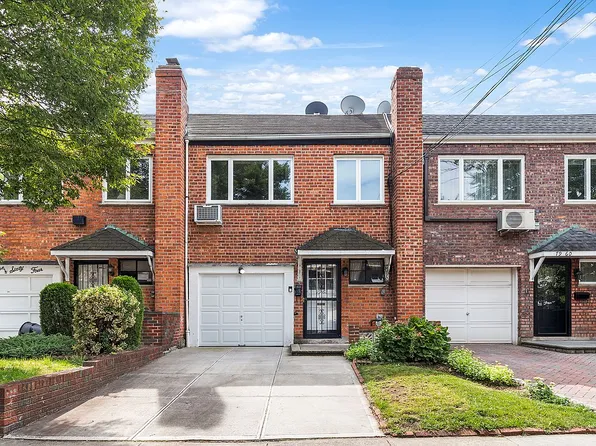 79-62 68th Rd, Middle Village, NY 11379