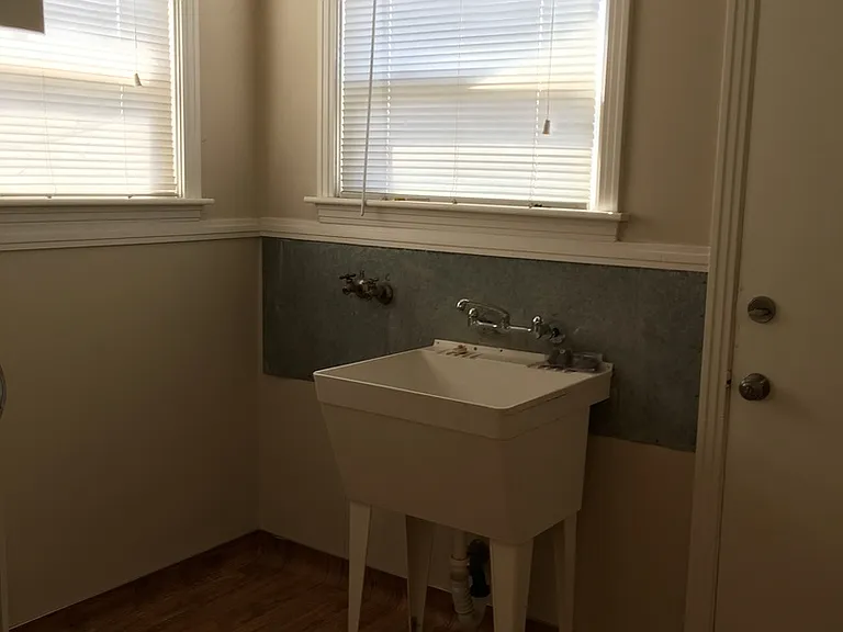 10327 Linden Ave — Photo 8
