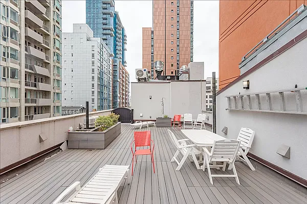 Rented by SAFEGUARD REALTY PARTNERS LLC | media 1