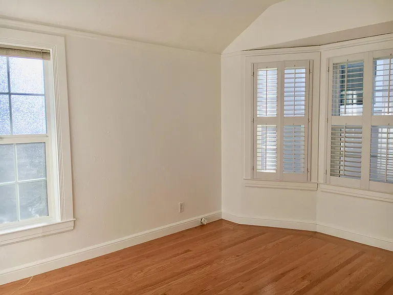 509 Acacia Ave — Photo 6