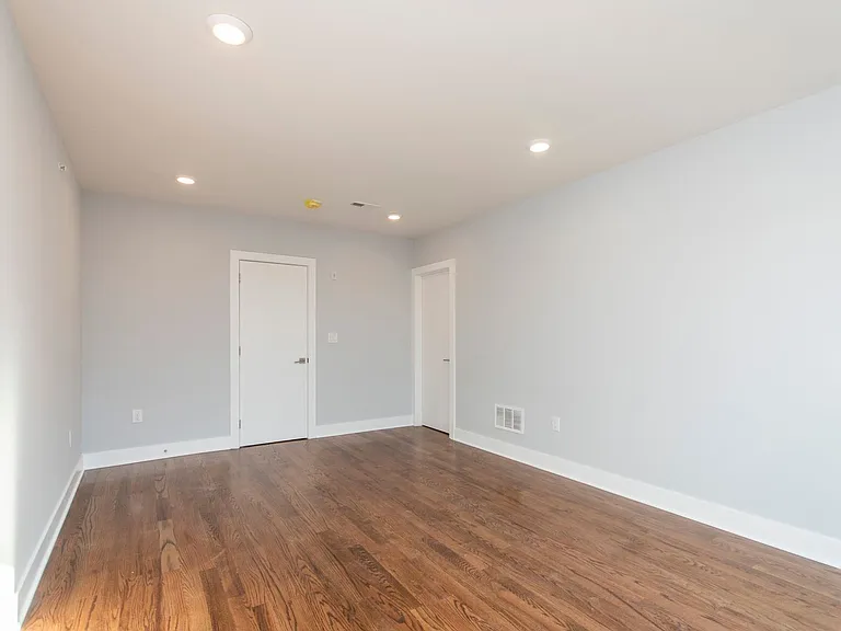 814 N Uber St — Photo 13