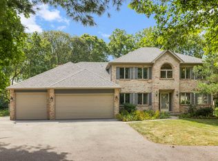 1048 Parkside Rd, Naperville, IL 60540