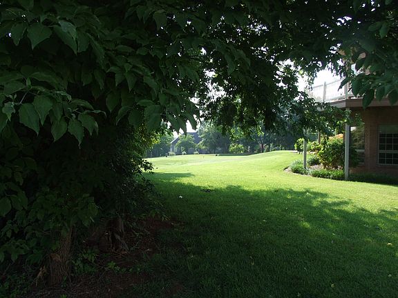 4th image of 214 Chickasaw Ln