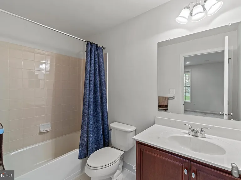23265 Hanworth St — Photo 20