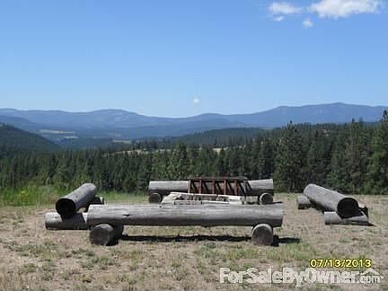 Fire pit. : Enjoy the beautiful sunsets and amazing views by the firepit.