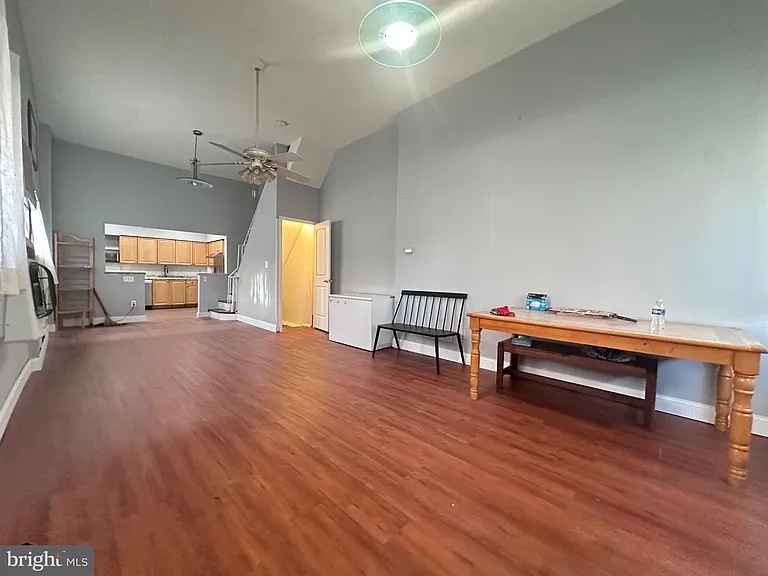 526 W Porter St — Photo 21