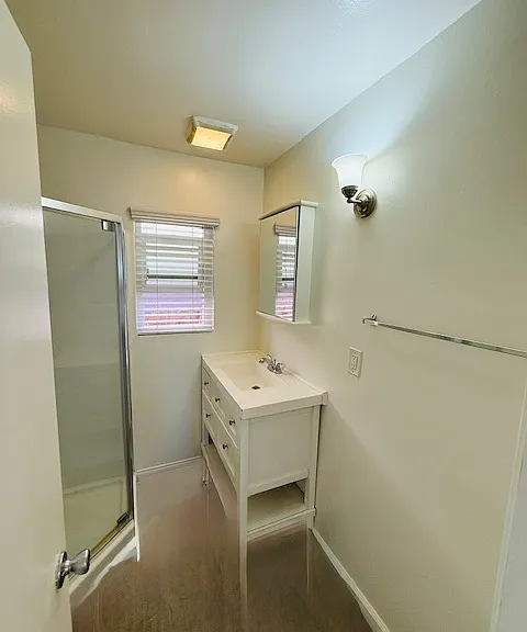 728 E Walnut St #7 — Photo 5