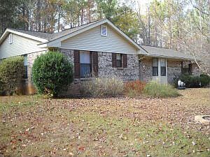 3rd image of 512 Charlotte Ln