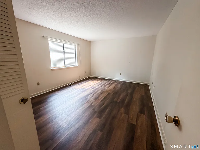 14 Greenbriar Dr #F — Photo 8