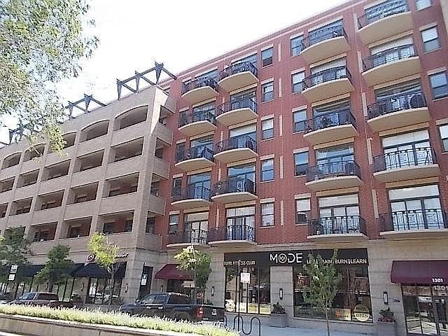 3rd floor unit with covered balcony