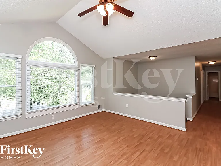 1688 Independence Dr — Photo 4