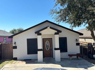 352 Ocean Dr, Laredo, TX 78043