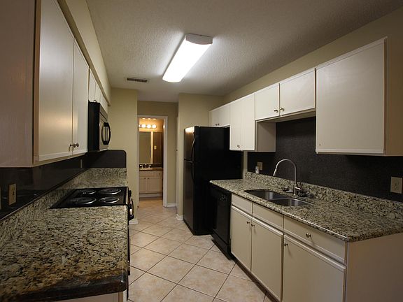 4th image of 5875 Creekside Cir