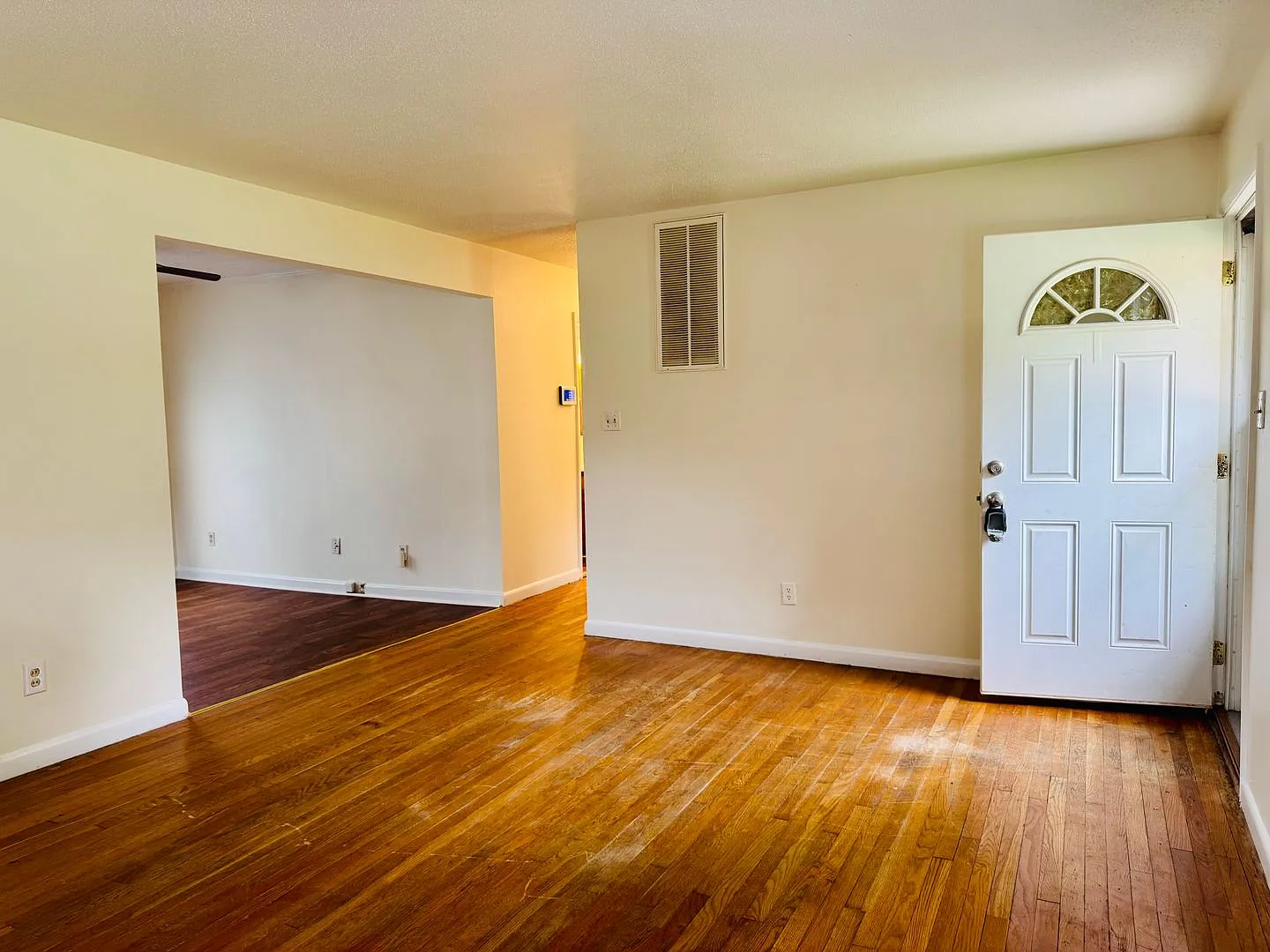 Pet Friendly, 3BR Move in Ready! 921 Weston Street - Raleigh — Photo 2