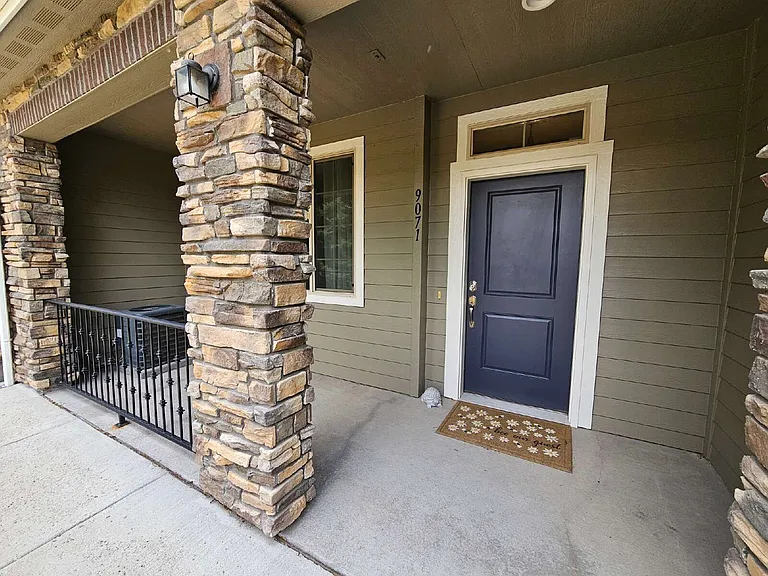 9071 E Phillips Dr — Photo 2