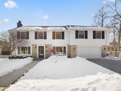 4711 N Lake Dr, Whitefish Bay, WI, 53211
