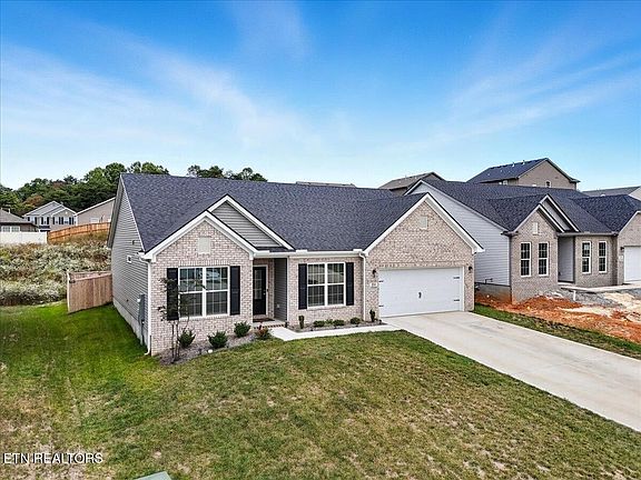 2nd image of 214 Clover Meadow Ln
