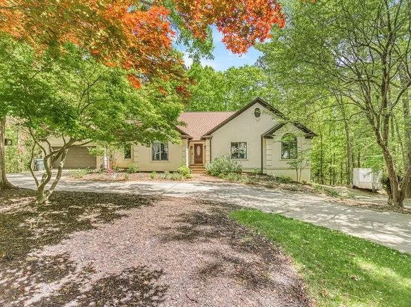 228 Muirfield Dr, Spartanburg, SC 29306