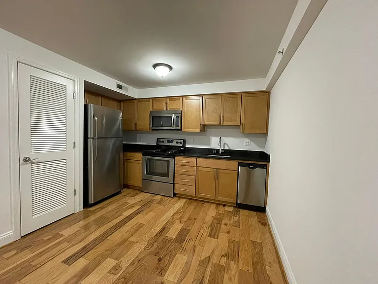 Park Heights — Photo 1