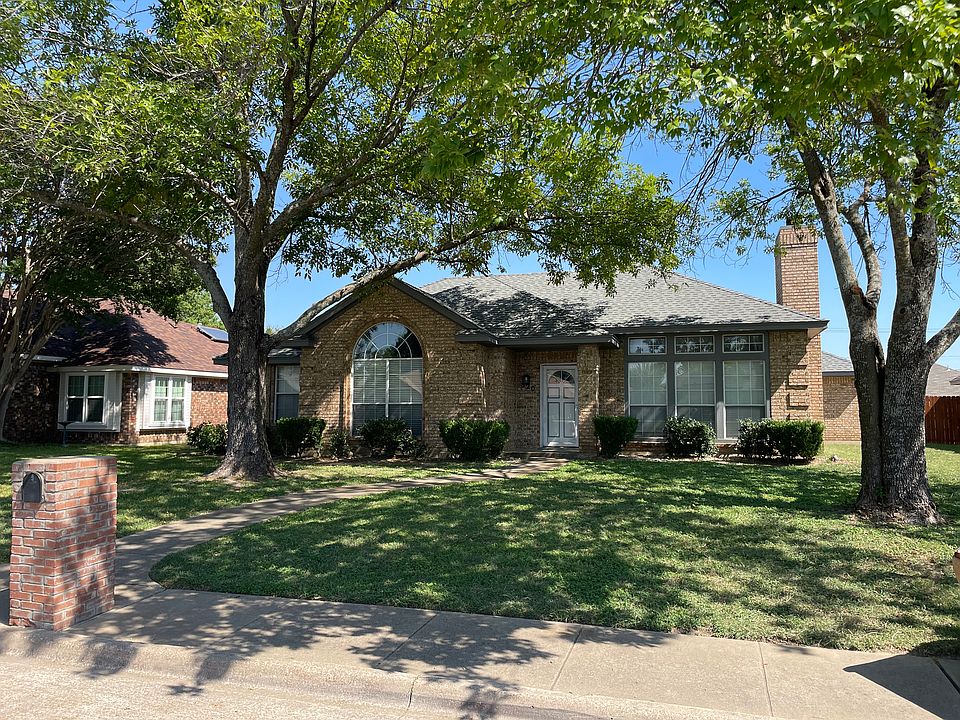1st image of 820 Andalusia Trl
