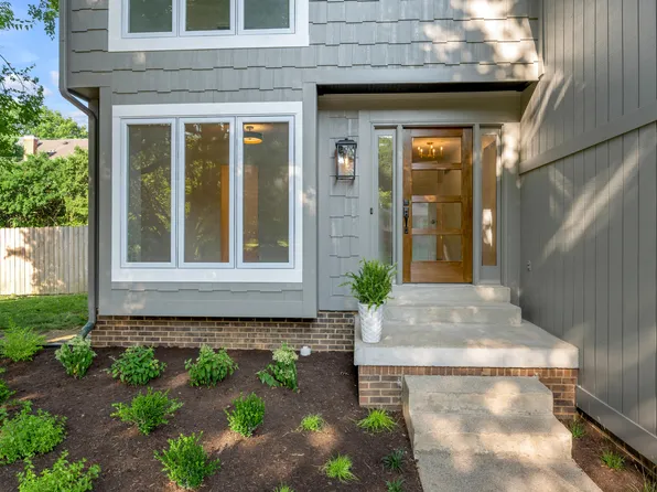 1124 Chinoe Rd, Lexington, KY 40502
