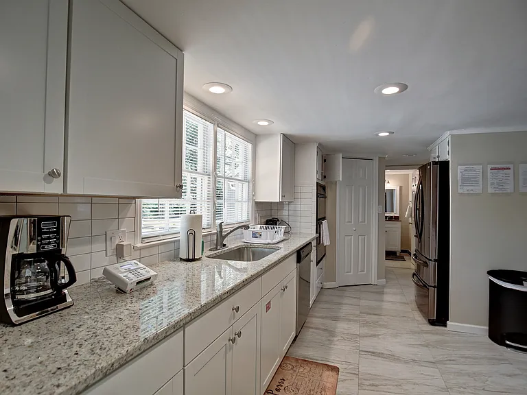 2885 Duke Of Gloucester St — Photo 13