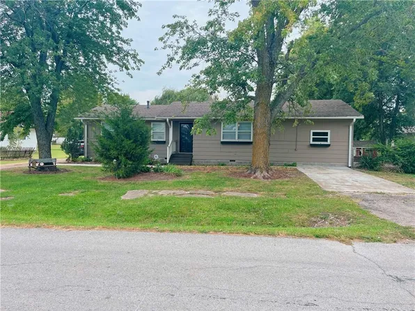 605 E Antelope St, Girard, KS 66743