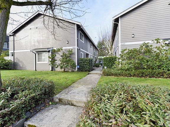 3rd image of 4656 N Pearl St APT 1